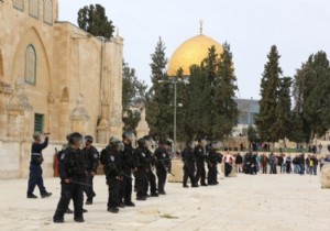 İsrail den Mescid-i Aksa girişine yeni yaş sınırı!
