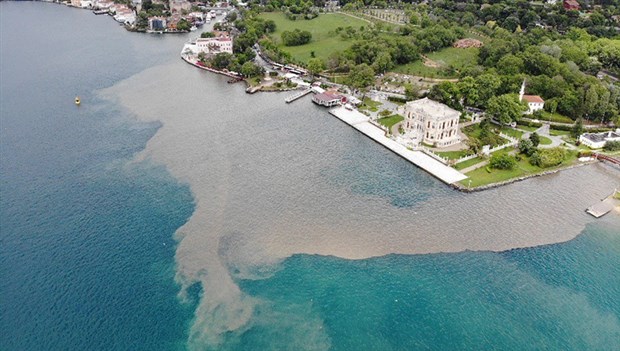 İstanbul Boğazı çamura bulandı