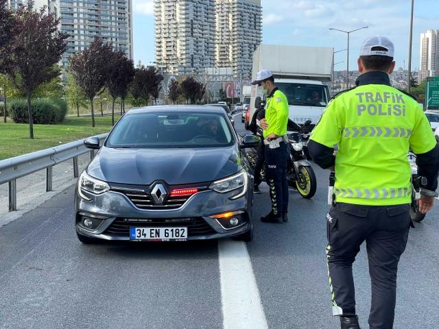 İstanbul da  çakarlı araç  denetimi