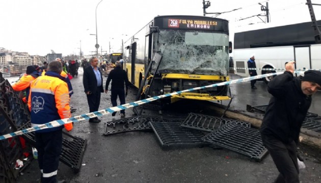 Galata Köprüsü'nde kaza: 3 yaralı