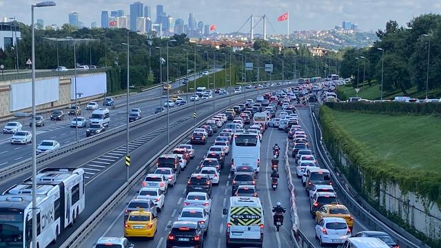 İstanbul da yarın bazı yollar trafiğe kapalı