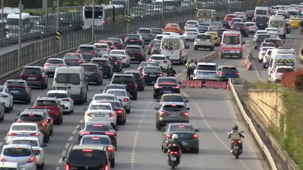 İstanbul a dönüşler için 24 saatlik yasak