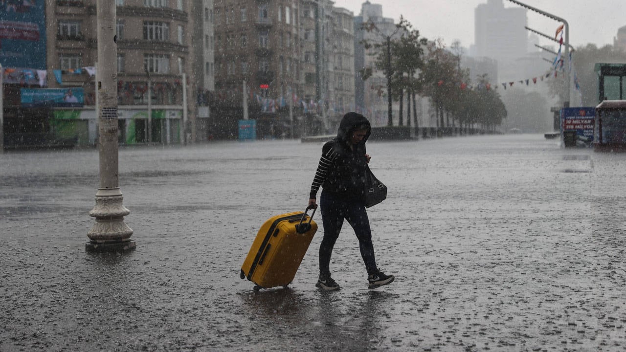 İstanbul da şiddetli sağanak etkili oldu!