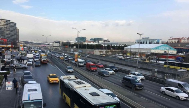 İstanbul da kar tatili dönüşü toplu taşımada yoğunluk