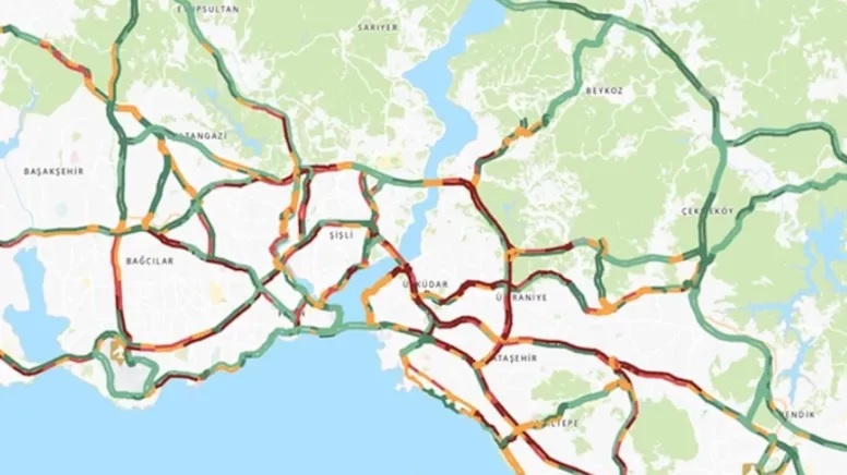 İstanbul da trafik adeta durdu