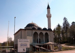 İsveç te camilere güvenlik yardımı!