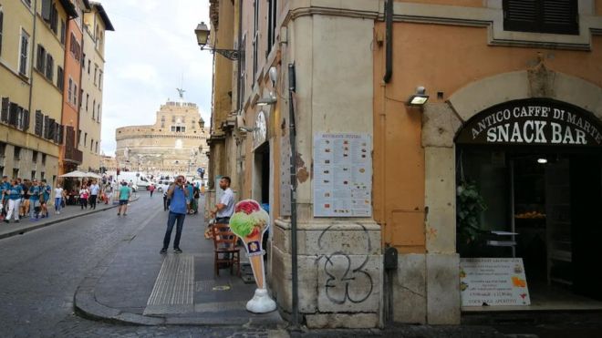 Roma da fahiş hesap çıkaran restorana yeni suçlamalar