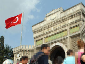 KAMPÜSTE FETHULLAH GÜLEN GERGİNLİĞİ