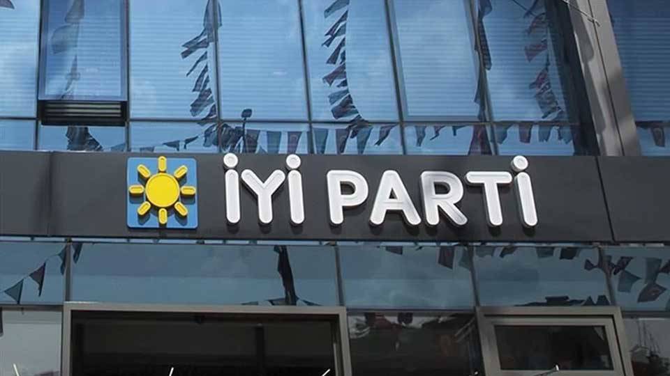 İYİ Parti de istifa depremi!