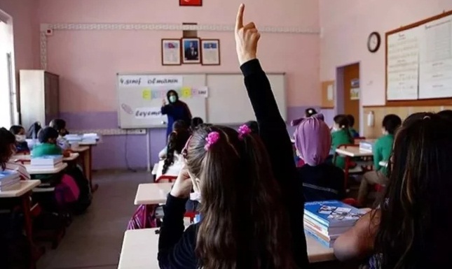 İzmir de 8 okul tahliye ediliyor