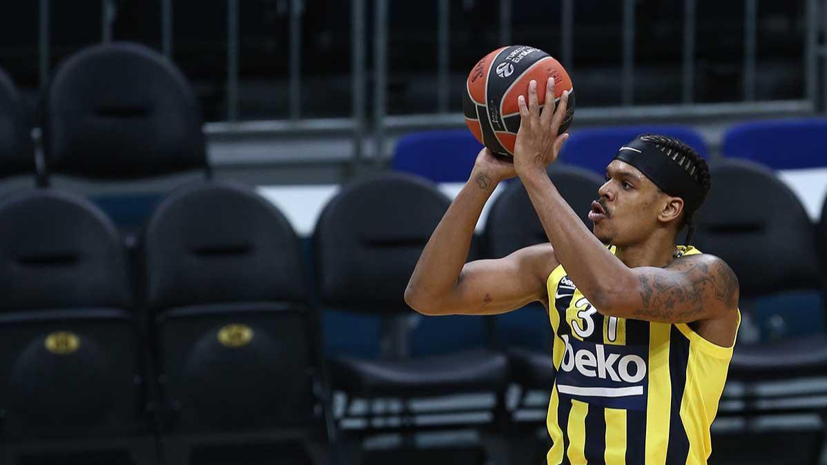 Fenerbahçe yıldız isimle yolları ayırdı