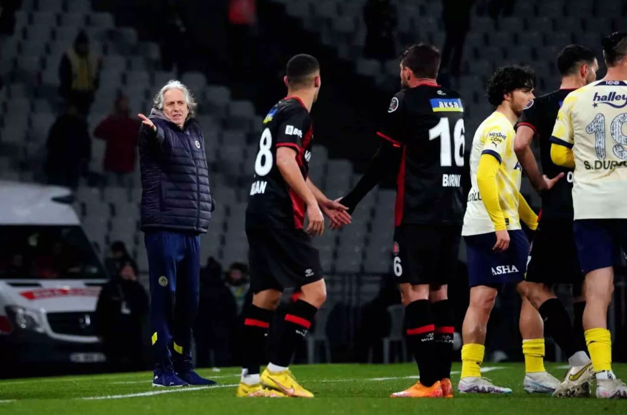  Jorge Jesus oyuncu değişikliklerini çok daha önceden yapmalıydı 