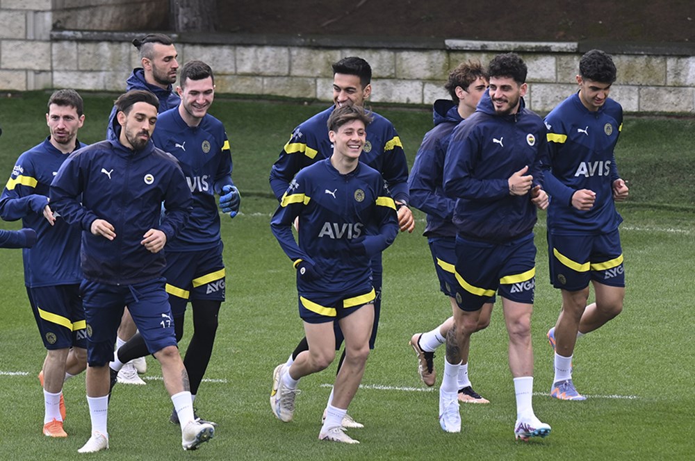 Derbide Fenerbahçe nin  emir komutası  onda olacak!