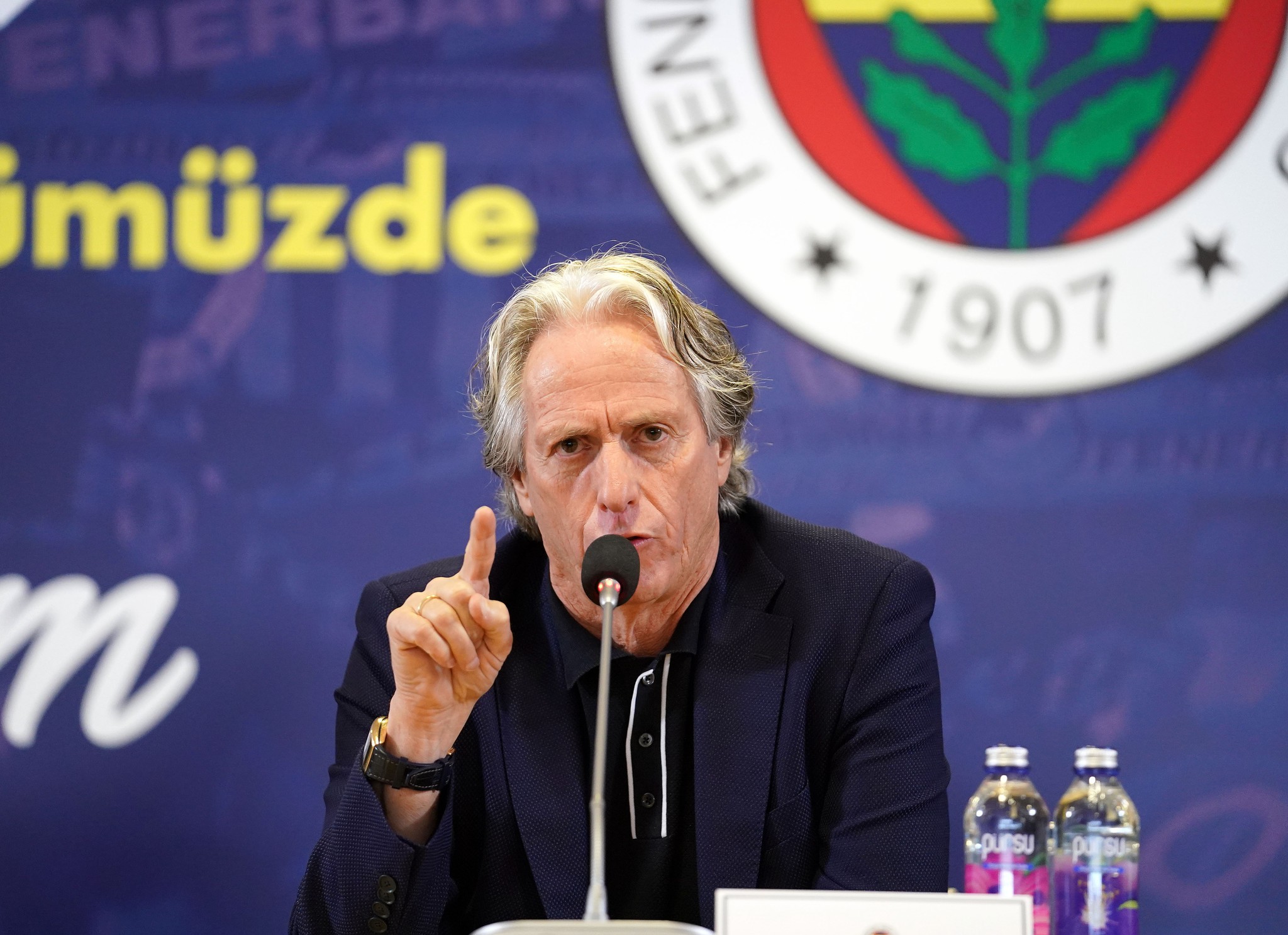 Jorge Jesus u darlamaya devam ediyorlar! İlginç paylaşım...