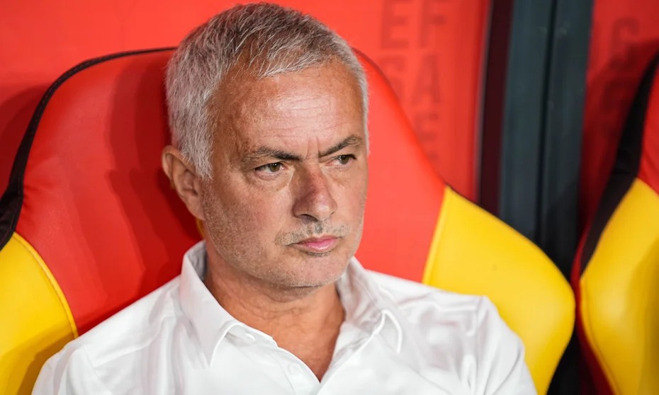 Jose Mourinho, 4 oyuncunun biletini kesti