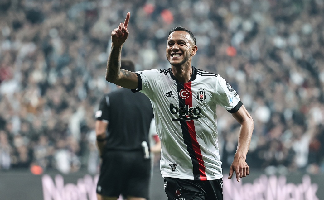 Josef de Souza geri döndü