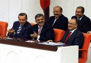 Kabine, 3 Çocuk Kriterinden Çaktı!