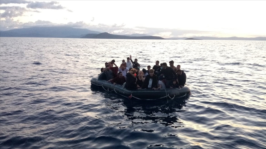 Yunanistan ın geri ittiği kaçak göçmenler kurtarıldı!