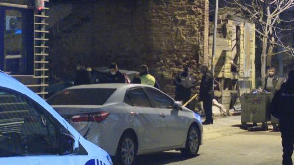 Kadıköy’de yanan araçtan 2 ceset çıktı