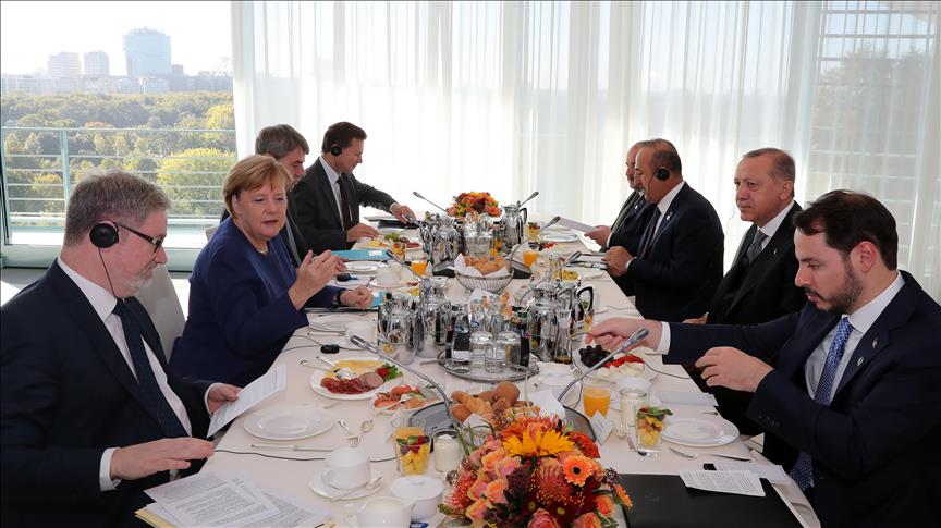 Erdoğan, Merkel ile kahvaltıda görüştü