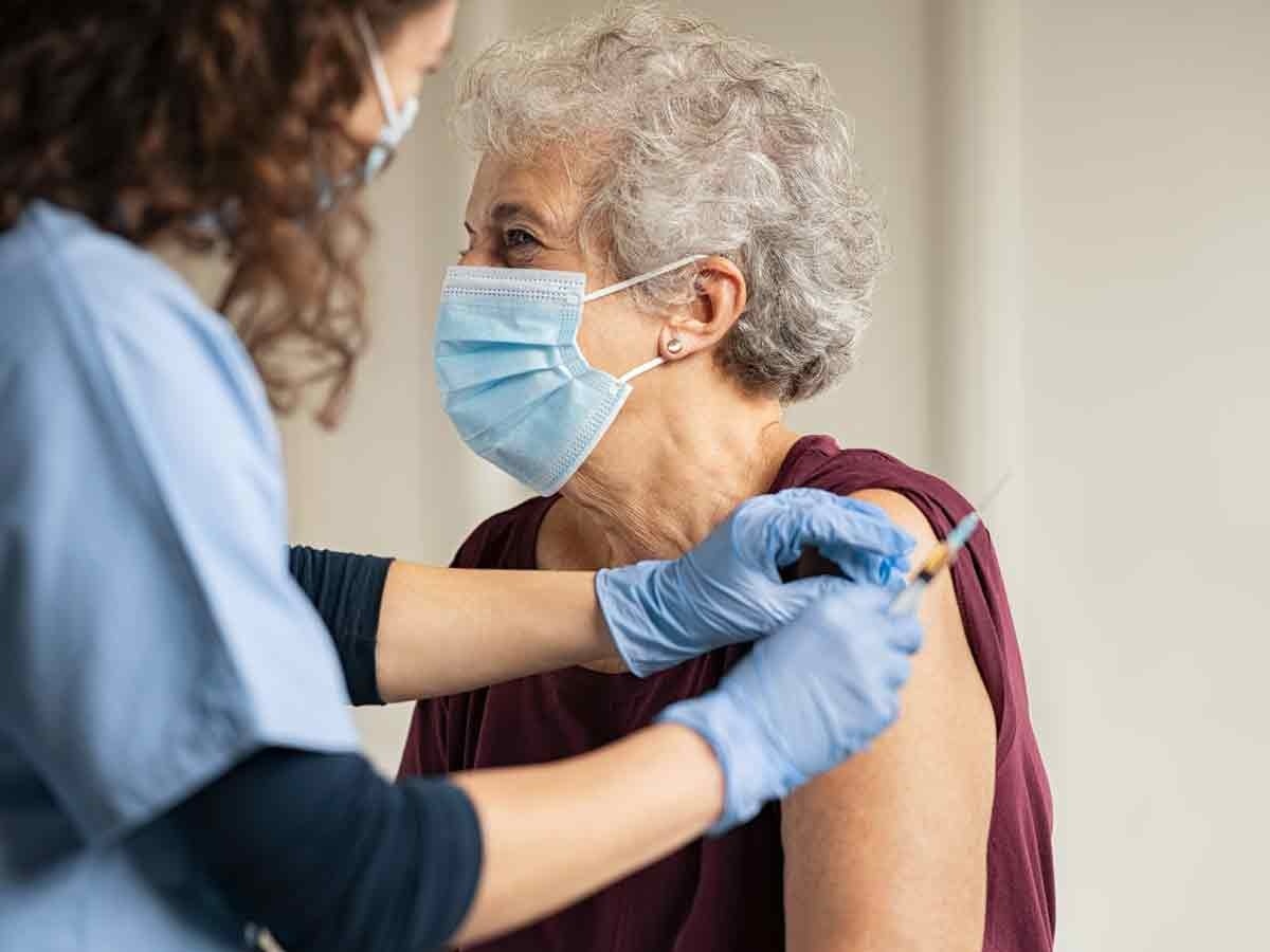 Kalp hastalarına koronavirüs aşısı uyarısı