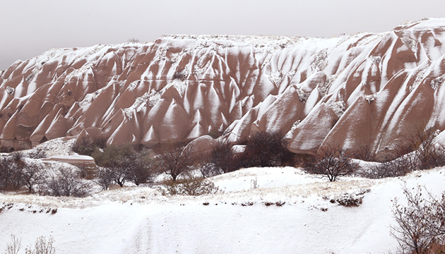 Kapadokya da mevsimin ilk kar yağışı