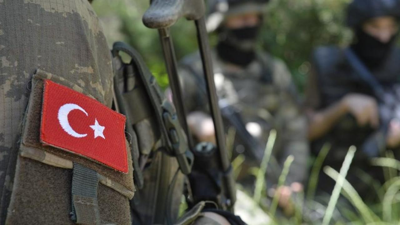 Yıldırım isabet eden asker şehit oldu!