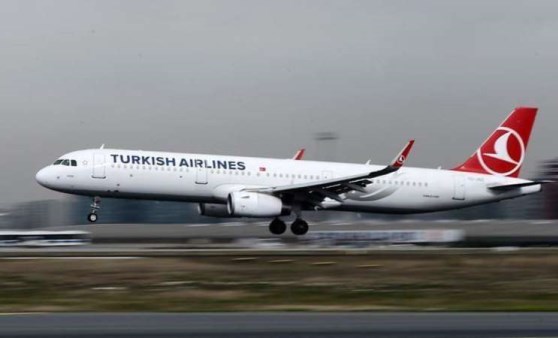 Samsun a acil iniş yapan uçaktaki yolcu öldü