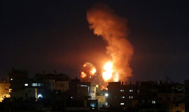 İsrail Gazze’yi bir kez daha vurdu