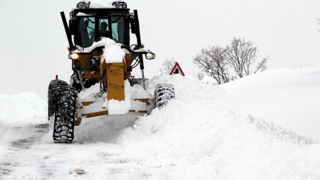 Kar nedeniyle 603 yerleşim yerinin yolu ulaşıma kapandı