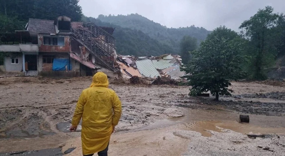 Karadeniz deki sel felaketi sonrası bulaşıcı hastalık uyarısı