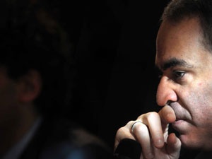 KASPAROV KELEPÇELENEREK TUTUKLANDI