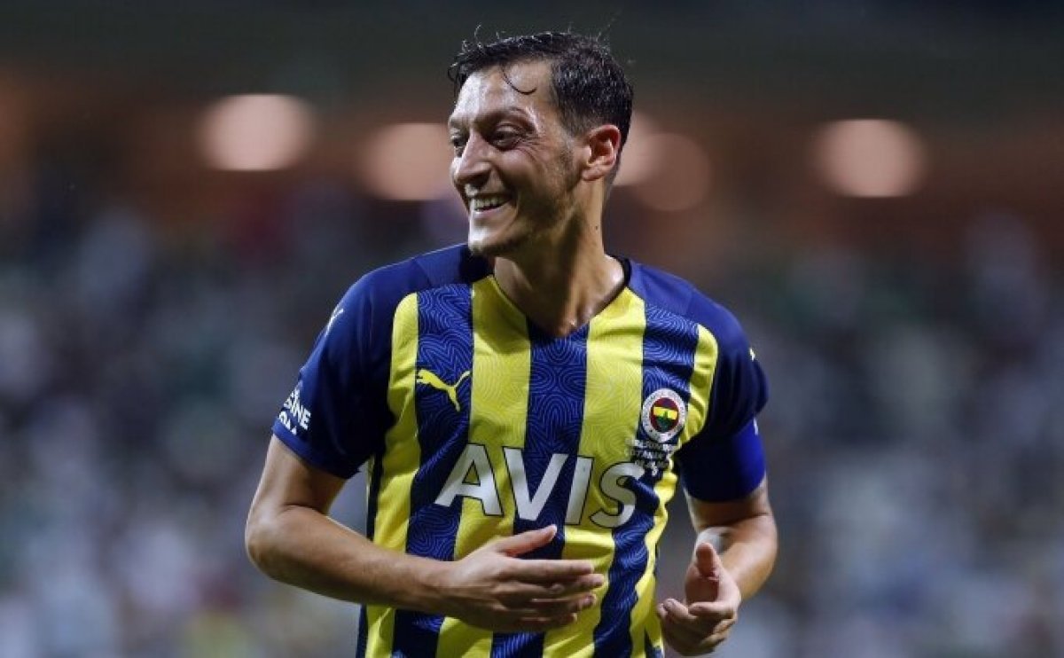 Menajeri açıkladı! Mesut Özil Katar a mı gidiyor?