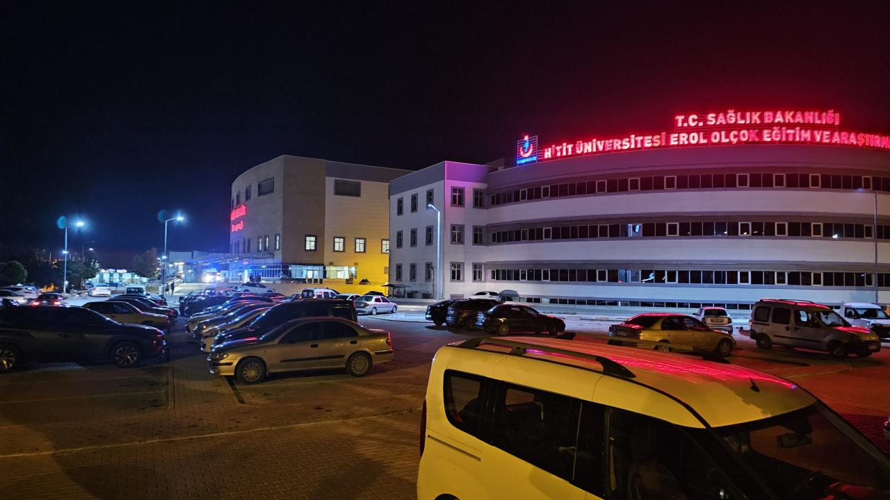 Motosiklet ile kamyonet çarpıştı: 1 ölü