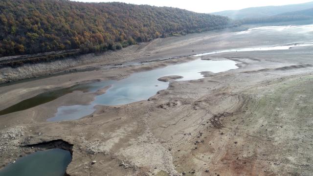 Kazandere Barajı kurudu: Geçen yıl taşmıştı