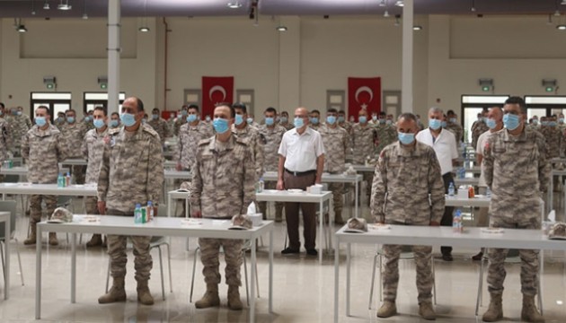 Türk askeri bayramı Katar'da karşıladı