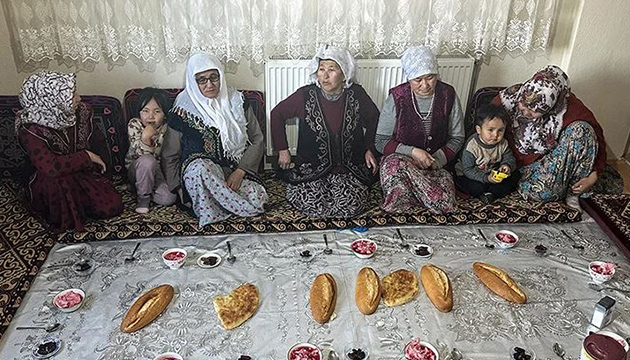 Van daki Kırgız Türkleri nin toplu iftar geleneği