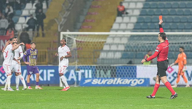 Süper Lig in en çok kırmızı kart gören takımı