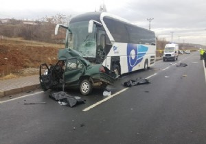 Kırşehir'de korkunç kaza: 3 ölü , 1 yaralı