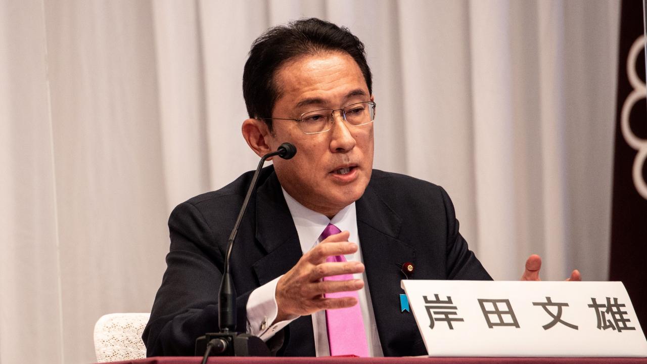 Resmi konutta parti veren Japonya Başbakanı nın oğluna tepkiler büyüyor