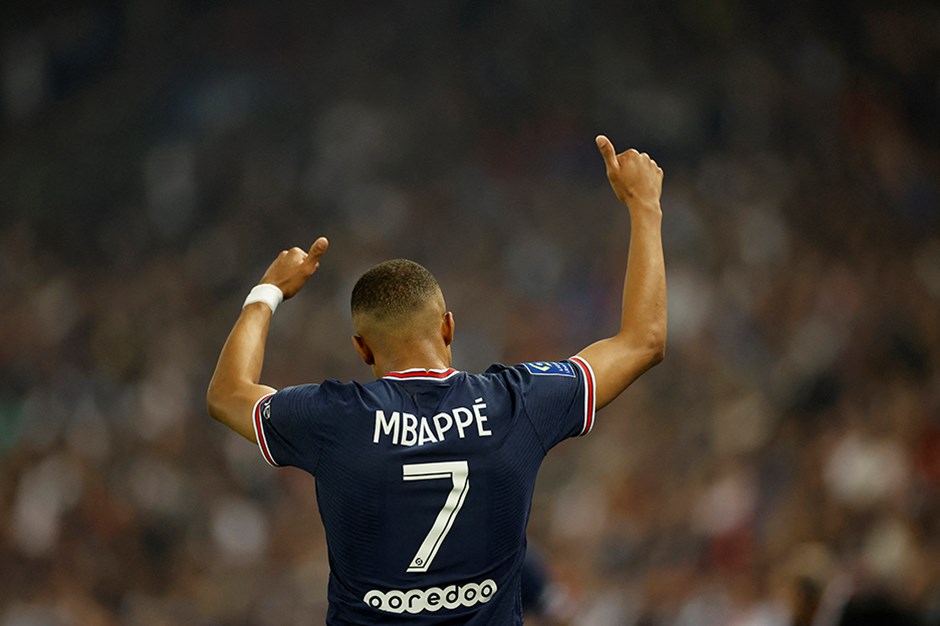 PSG ye imza atmıştı! Mbappe Real Madrid e mesaj yolladı