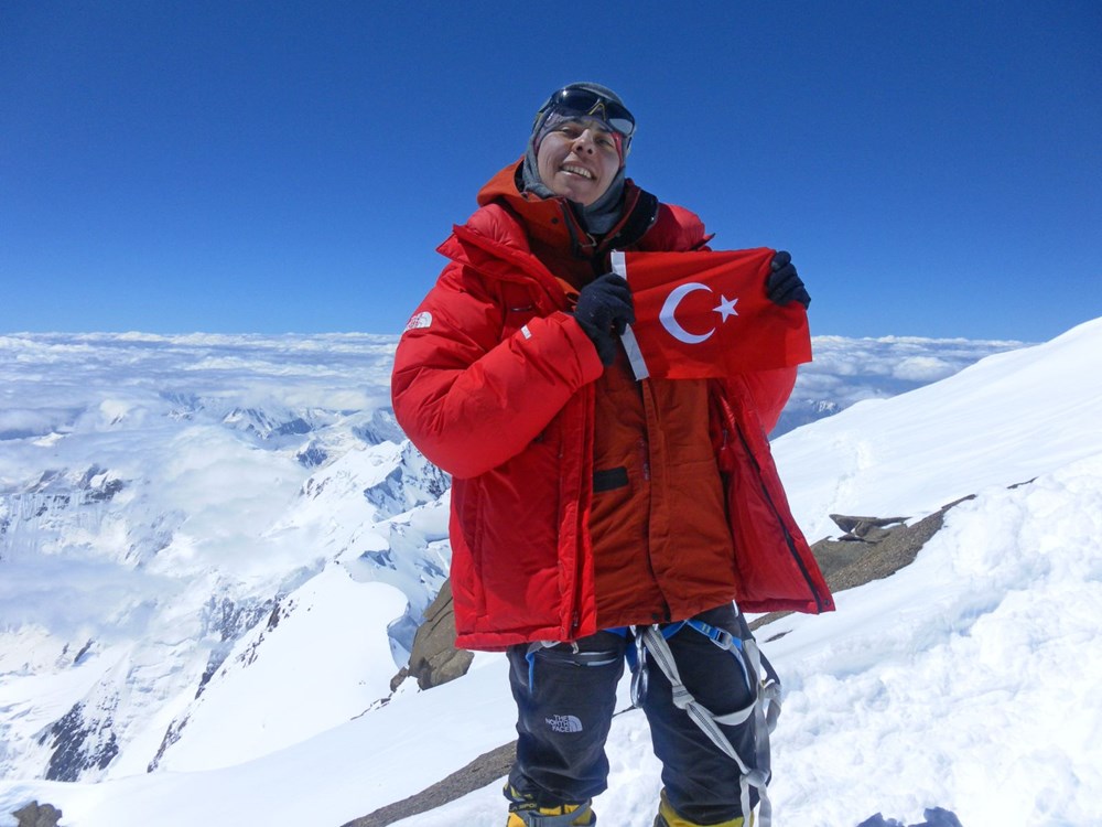 Esin Handal Türkiye nin ilk kadın kar leoparı