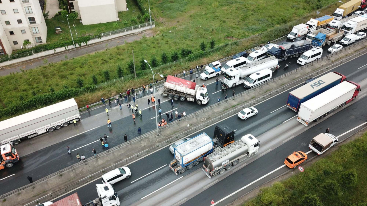 TEM de feci kaza: Ankara yönü ulaşıma kapatıldı