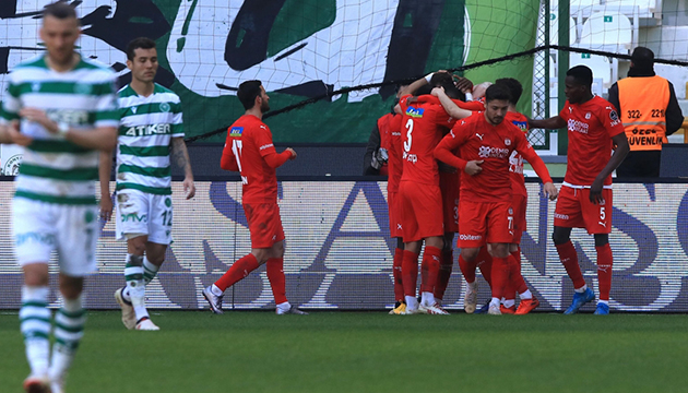 Sivasspor deplasmanda galip!