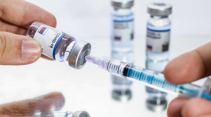 İlaç şirketi Moderna Kovid 19 aşısı için tarih verdi!