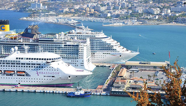 Kruvaziyer turizmi canlandı