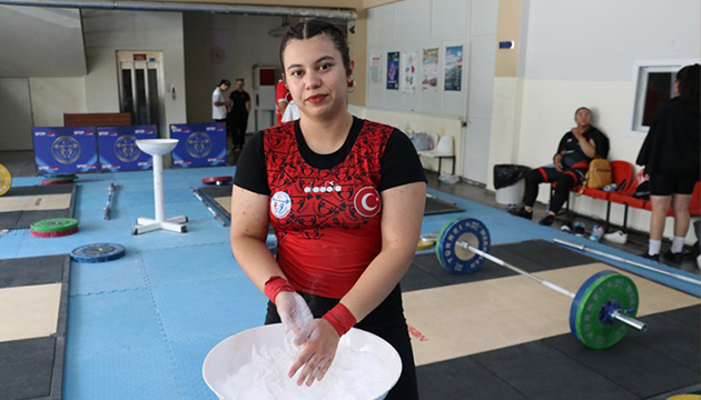 Rekortmen sporcu dünya şampiyonluğu istiyor