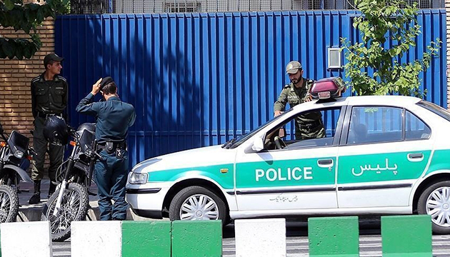 İran da ekiplere saldırı: Çok sayıda polis hayatını kaybetti