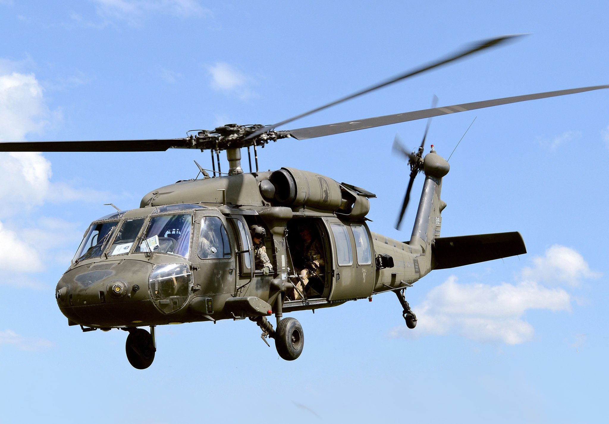 İki askeri helikopter çarpıştı: En az 9 ölü!
