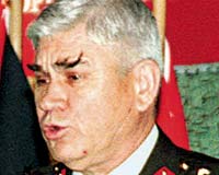 EMEKLİ GENERAL: HAYATINDA TERÖRİST GÖRMEYENLER TV DE YORUM YAPIYOR